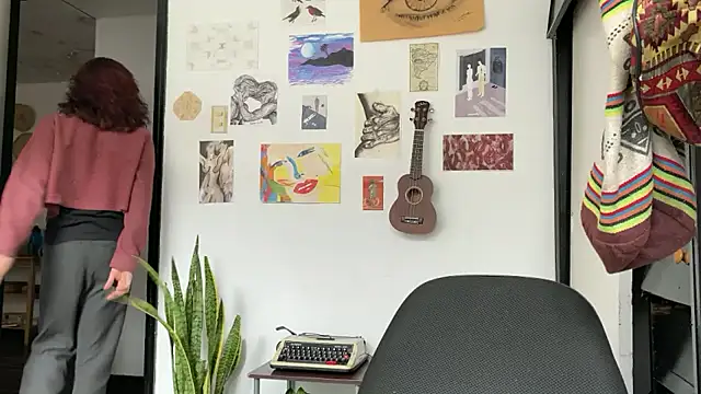 Snapshot of camille_delrey chatting on February 2026 05:31:01 PM camille delrey online show from February 2026 05:31:01 PM