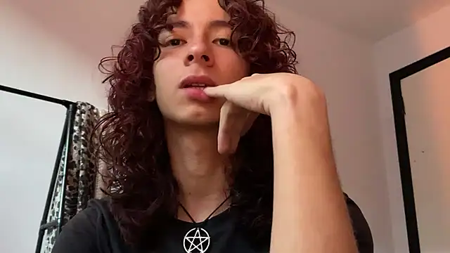 Snapshot of camille_delrey chatting on February 2026 11:01:01 PM camille delrey online show from February 2026 11:01:01 PM