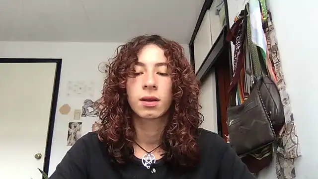 Snapshot of camille_delrey chatting on March 2026 04:51:01 PM camille delrey online show from March 2026 04:51:01 PM