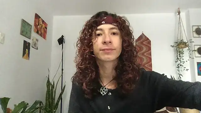 Snapshot of camille_delrey chatting on April 2026 04:49:01 PM camille delrey online show from April 2026 04:49:01 PM