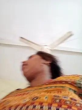 Hot crety online show from October 2025 04:36:01 AM