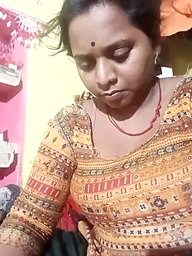 Snapshot of Hot_crety chatting on April 2026 07:59:01 PM Hot crety online show from April 2026 07:59:01 PM