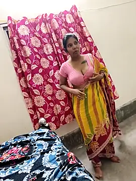 Hotty-Moni online show from October 2025 09:55:02 PM