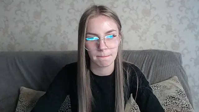 HitGyrl online show from May 2026 01:00:01 AM