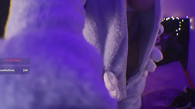 Snapshot of Vanelope_sweet_ chatting on March 2026 04:18:02 AM Vanelope sweet online show from March 2026 04:18:02 AM