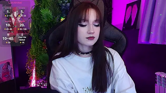 LiliLuna online show from February 2026 12:59:02 PM