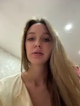 Snapshot of ElliRose chatting on November 2025 07:42:02 AM ElliRose online show from November 2025 07:42:02 AM