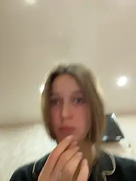 Snapshot of ElliRose chatting on December 2025 09:47:01 AM ElliRose online show from December 2025 09:47:01 AM