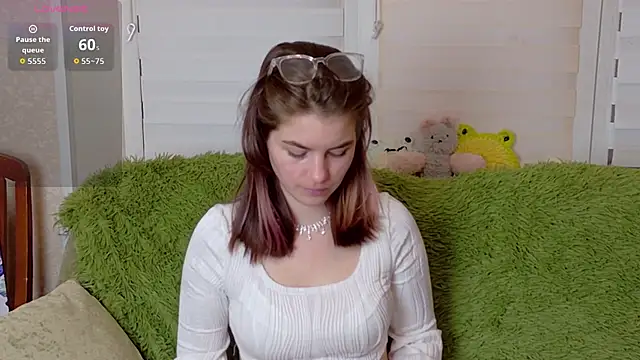 Snapshot of ElzaBlis chatting on September 2025 03:50:01 PM ElzaBlis online show from September 2025 03:50:01 PM