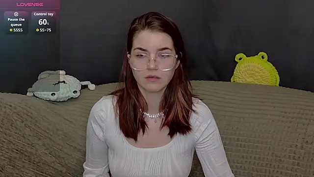 Snapshot of ElzaBlis chatting on December 2025 03:06:01 PM ElzaBlis online show from December 2025 03:06:01 PM