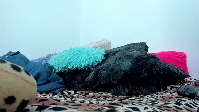 Adrianna Arias online show from September 2025 06:46:01 AM