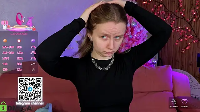 Snapshot of Rina_Panic chatting on January 2026 01:10:02 AM Rina Panic online show from January 2026 01:10:02 AM