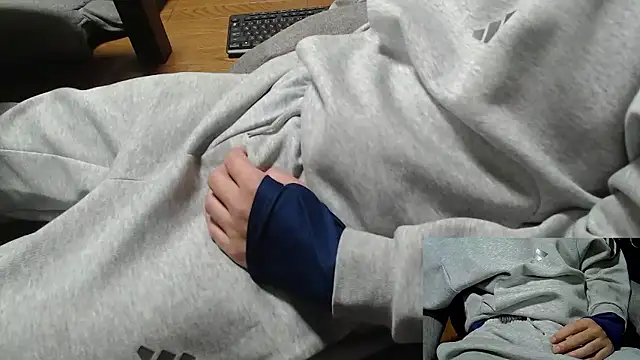 Snapshot of Yasu2000 chatting on November 2025 02:00:02 AM Yasu2000 online show from November 2025 02:00:02 AM