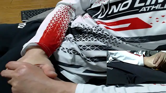 Snapshot of Yasu2000 chatting on March 2026 11:35:01 AM Yasu2000 online show from March 2026 11:35:01 AM