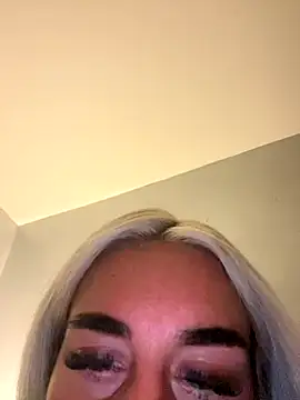 EllieMaeBaby online show from September 2025 12:00:02 AM