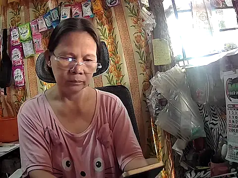 Snapshot of Hotzoey16 chatting on April 2026 10:22:01 PM Hotzoey16 online show from April 2026 10:22:01 PM