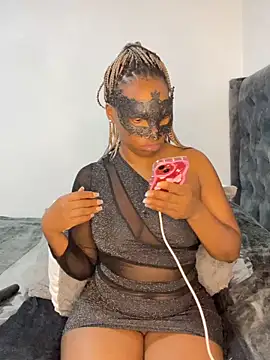 wellbuiltDiosa online show from November 2025 09:14:02 PM