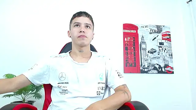 Snapshot of Cumandres18 chatting on September 2025 01:45:01 PM Cumandres18 online show from September 2025 01:45:01 PM