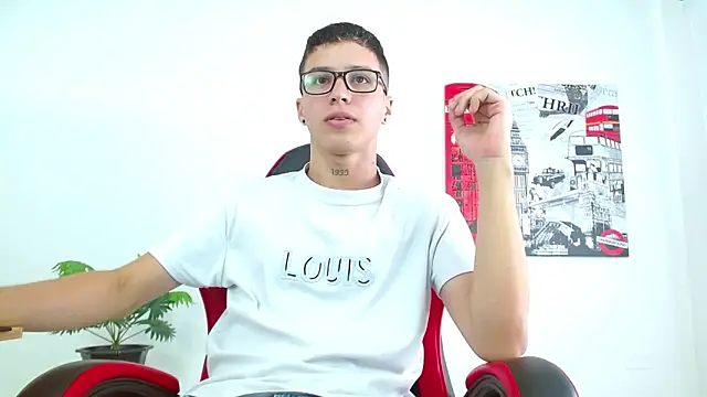 Snapshot of Cumandres18 chatting on September 2025 01:58:01 PM Cumandres18 online show from September 2025 01:58:01 PM