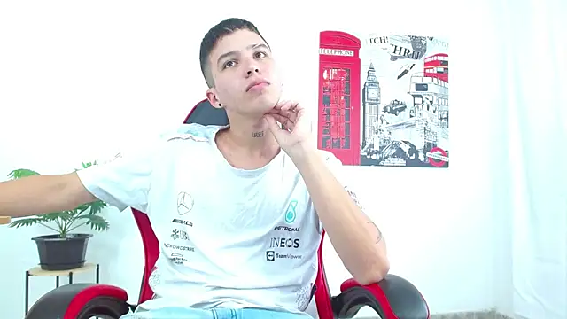 Snapshot of Cumandres18 chatting on October 2025 01:50:01 PM Cumandres18 online show from October 2025 01:50:01 PM