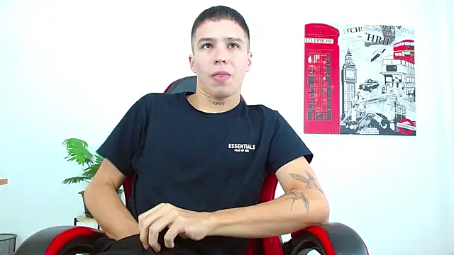 Snapshot of Cumandres18 chatting on October 2025 01:56:01 PM Cumandres18 online show from October 2025 01:56:01 PM