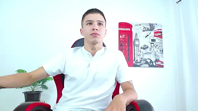 Snapshot of Cumandres18 chatting on October 2025 02:07:02 PM Cumandres18 online show from October 2025 02:07:02 PM