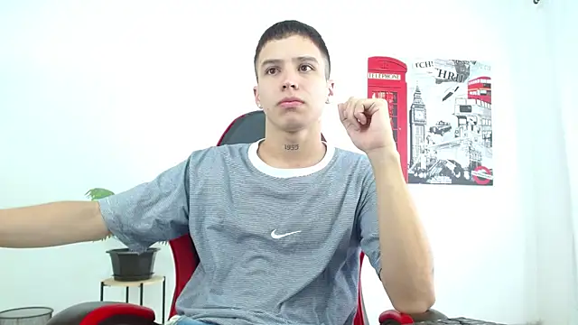 Snapshot of Cumandres18 chatting on October 2025 02:05:01 PM Cumandres18 online show from October 2025 02:05:01 PM