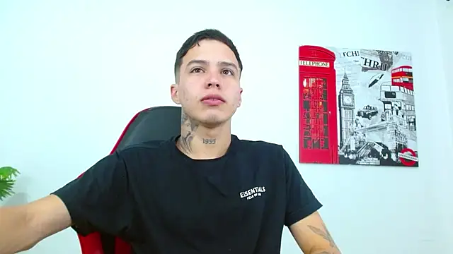 Cumandres18 online show from February 2026 02:57:02 PM