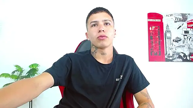 Cumandres18 online show from March 2026 02:44:01 PM