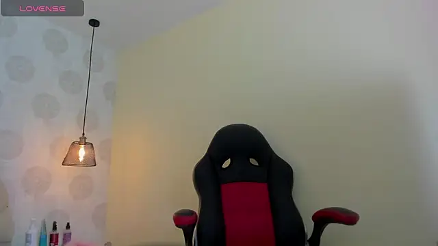 GIANAMILLER6 online show from November 2025 12:27:01 PM