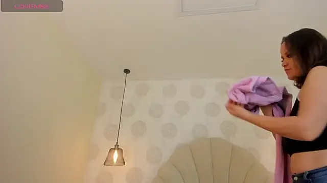 GIANAMILLER6 online show from December 2025 12:21:02 PM