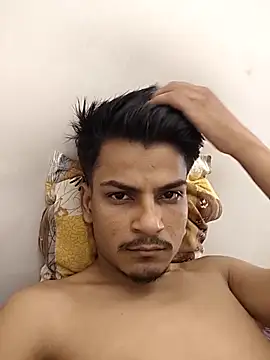 Snapshot of KaranSingh0m chatting on May 2026 06:24:01 PM KaranSingh0m online show from May 2026 06:24:01 PM