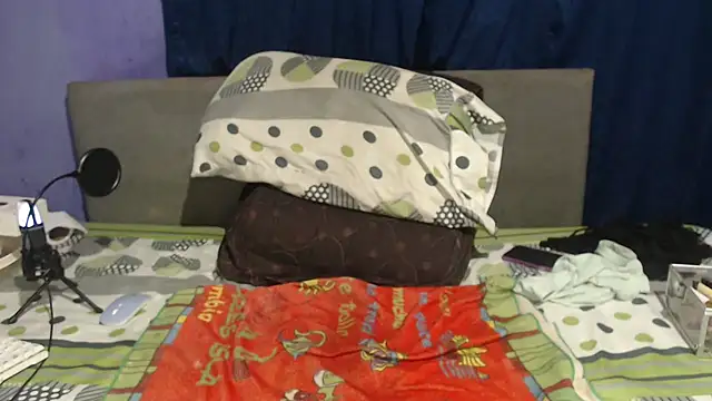 Snapshot of Charlot_suny_dirty chatting on April 2026 12:15:02 AM Charlot suny dirty online show from April 2026 12:15:02 AM