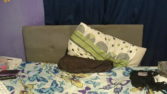 Snapshot of Charlot_suny_dirty chatting on April 2026 12:35:01 AM Charlot suny dirty online show from April 2026 12:35:01 AM