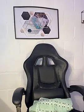 Snapshot of Alyson_Conner chatting on March 2026 01:18:02 PM Alyson Conner online show from March 2026 01:18:02 PM