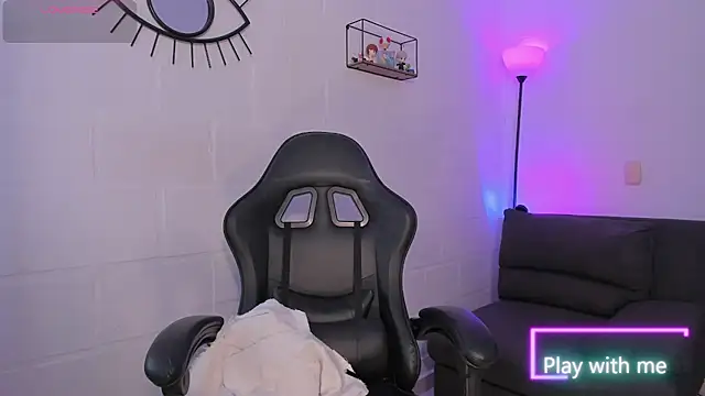 Snapshot of Alyson_Conner chatting on April 2026 01:17:02 PM Alyson Conner online show from April 2026 01:17:02 PM