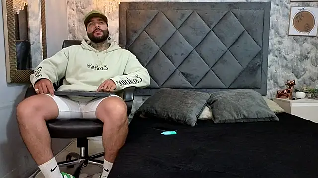 Apolo rousse1 online show from September 2025 10:10:02 PM