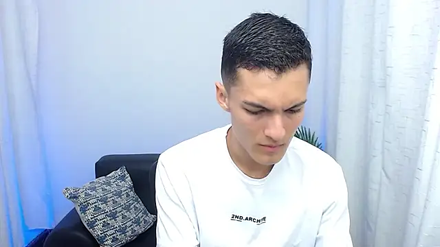 Matiius18 online show from October 2025 01:43:02 PM