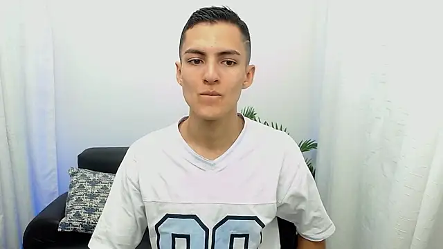 Matiius18 online show from November 2025 01:55:02 PM