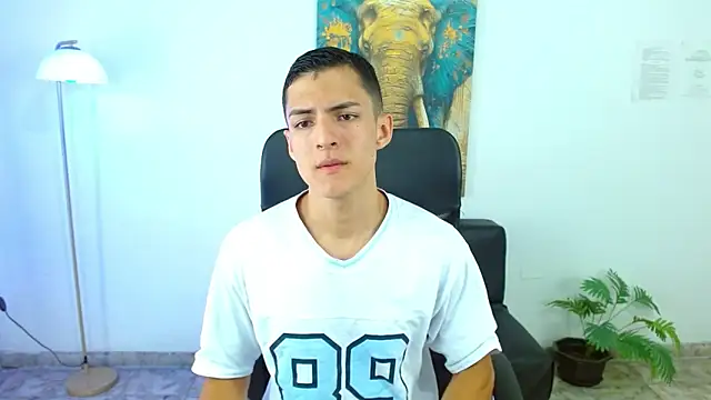 Matiius18 online show from April 2026 02:33:02 PM