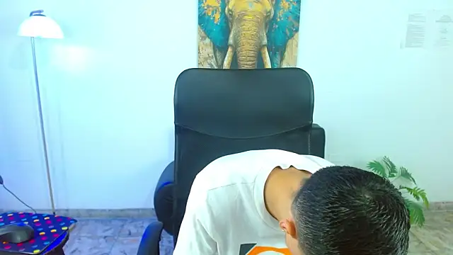 Matiius18 online show from April 2026 02:35:01 PM