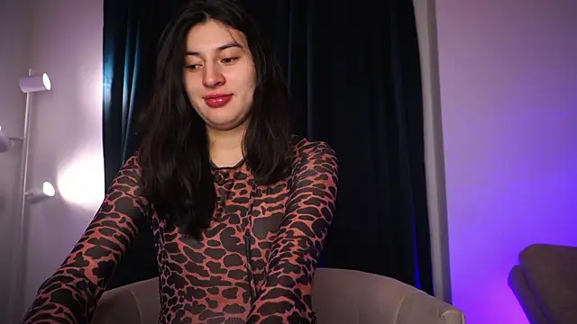 Snapshot of Auralea chatting on December 2025 04:10:01 AM Auralea online show from December 2025 04:10:01 AM