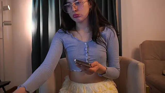 Snapshot of Auralea chatting on March 2026 04:39:01 AM Auralea online show from March 2026 04:39:01 AM