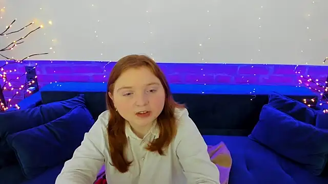 Snapshot of KattyRose8 chatting on December 2025 07:34:02 PM KattyRose8 online show from December 2025 07:34:02 PM