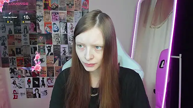 AliceHaris online show from November 2025 03:16:01 AM