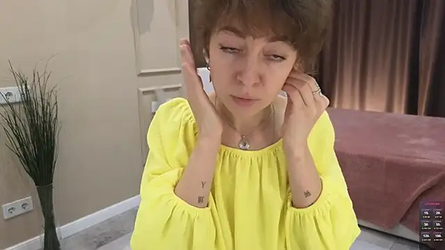 Snapshot of daniellia_ chatting on October 2025 08:03:01 AM daniellia online show from October 2025 08:03:01 AM