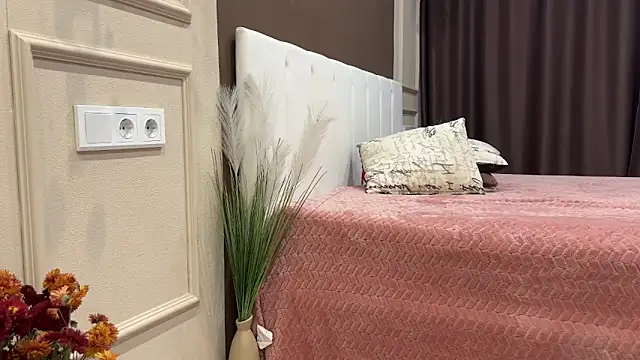 Snapshot of daniellia_ chatting on November 2025 09:10:01 AM daniellia online show from November 2025 09:10:01 AM