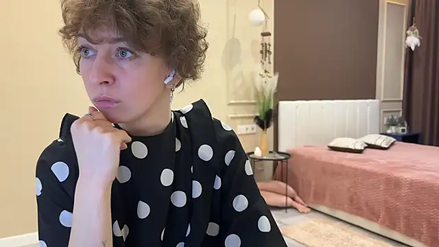 Snapshot of daniellia_ chatting on November 2025 09:17:02 AM daniellia online show from November 2025 09:17:02 AM