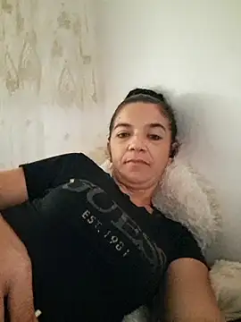 Snapshot of alinaalinutzq chatting on September 2025 12:30:01 PM alinaalinutzq online show from September 2025 12:30:01 PM