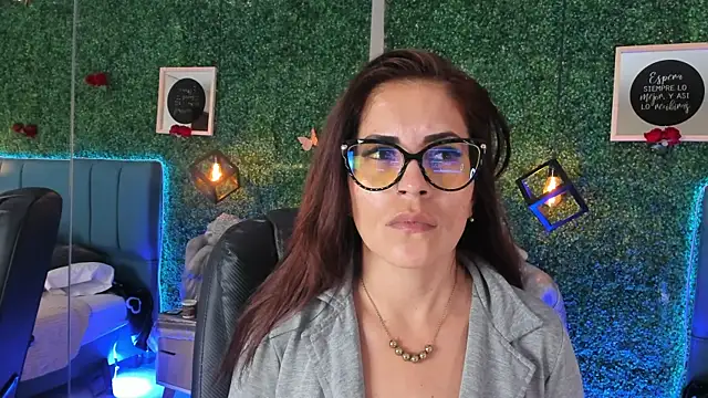 Snapshot of Linagh_ chatting on April 2026 11:37:01 AM Linagh online show from April 2026 11:37:01 AM
